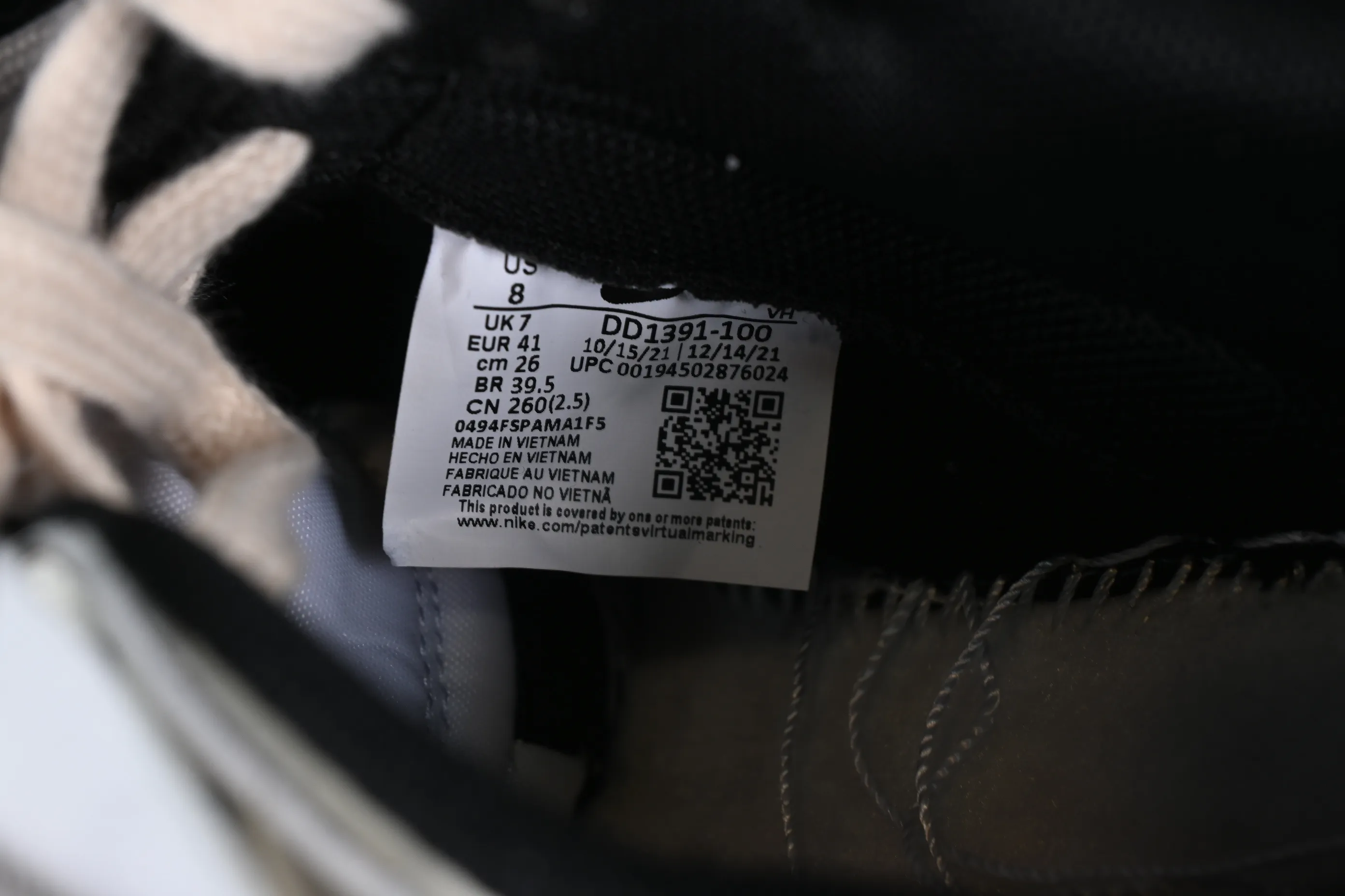 All Categories Nk SB Dunk Series Nk SB Dunk Low Low-top sneakers Nk Dunk Low Retro Panda Prank Space Exploration Star Trek Customized version of deconstructed straps retro distressed Panda low-top sneakers DD1391-100